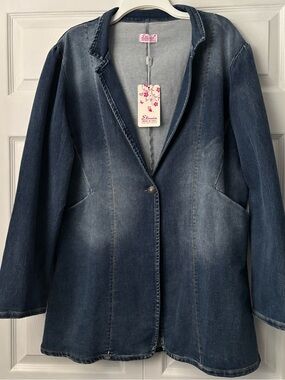 ELISSIA Washed Denim Blazer in Blue
